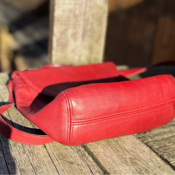 Coach Rare Red Leather Soho Legacy Handle Crossbody Bag with brass Hardware 4158 - Picture 4 of 6